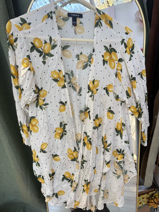 torrid Tops - White Lemon Print Open-Front kimono